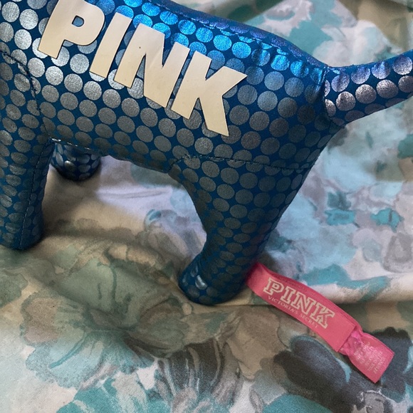 VS Pink dog💙 - Picture 3 of 3
